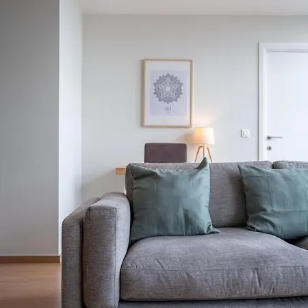 One Bedroom At The Foot Of The Stations